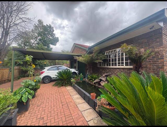 6 BEDROOM HOUSE FOR SALE IN GHOLFSIG